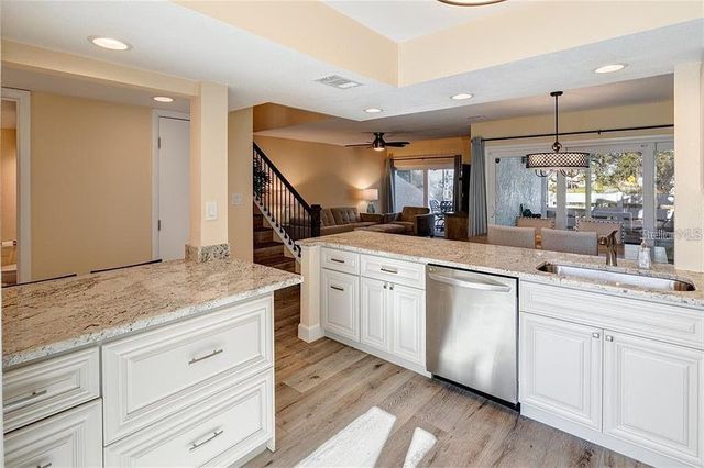 4316 SUNRAY COURT 34, Tampa, FL 33615