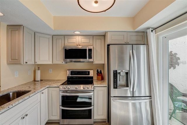 4316 SUNRAY COURT 34, Tampa, FL 33615