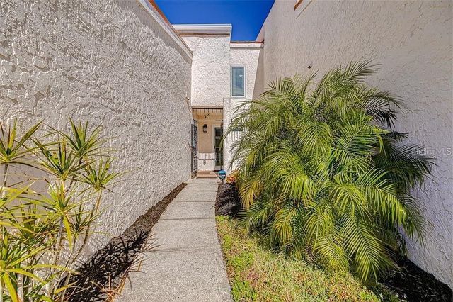 4316 SUNRAY COURT 34, Tampa, FL 33615