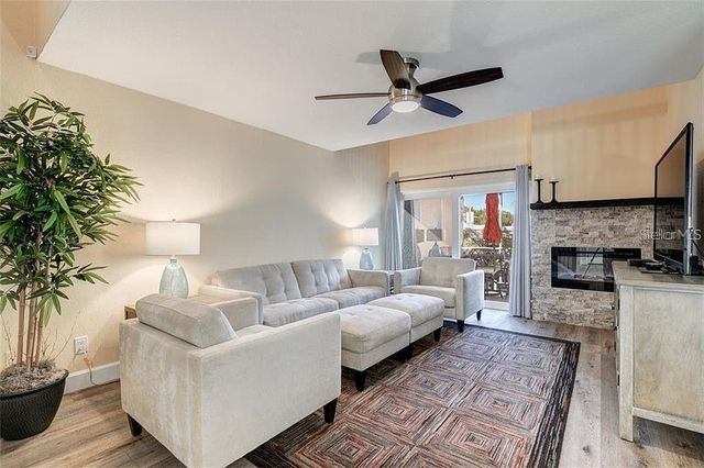 4316 SUNRAY COURT 34, Tampa, FL 33615