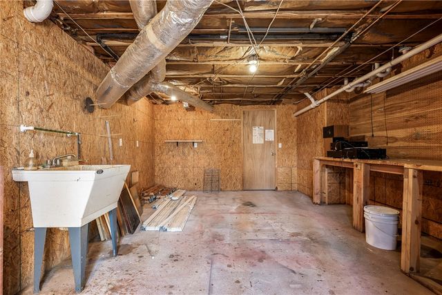 306 Genesis Drive, Bentonville, AR 72712