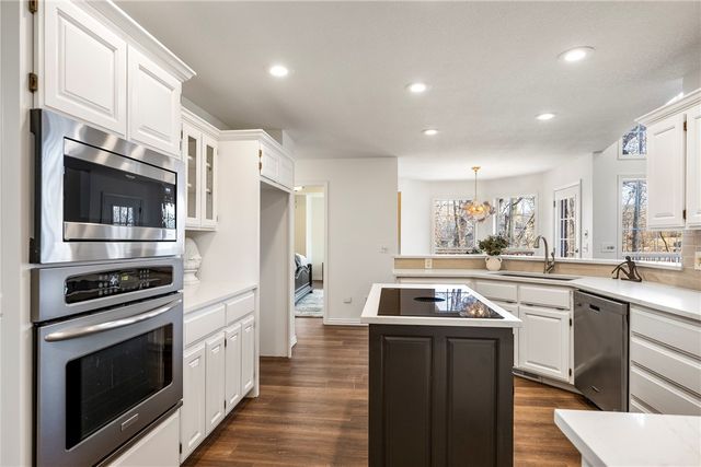 306 Genesis Drive, Bentonville, AR 72712