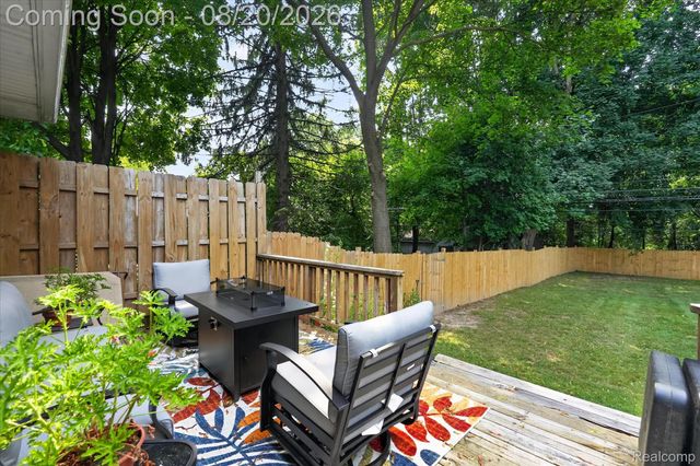 6235 Waldon Road, Independence Charter Township, MI 48346