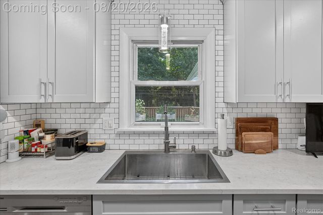 6235 Waldon Road, Independence Charter Township, MI 48346