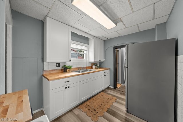 624 Broadway Street E, Cuyahoga Falls, OH 44221