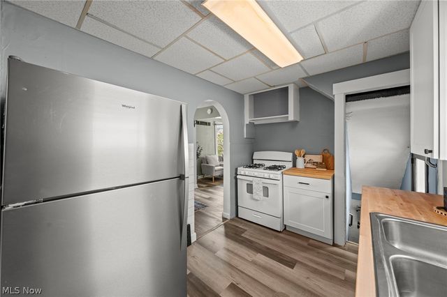 624 Broadway Street E, Cuyahoga Falls, OH 44221