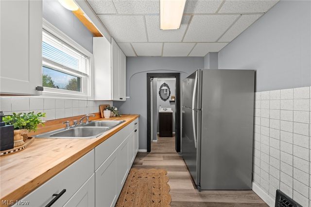 624 Broadway Street E, Cuyahoga Falls, OH 44221