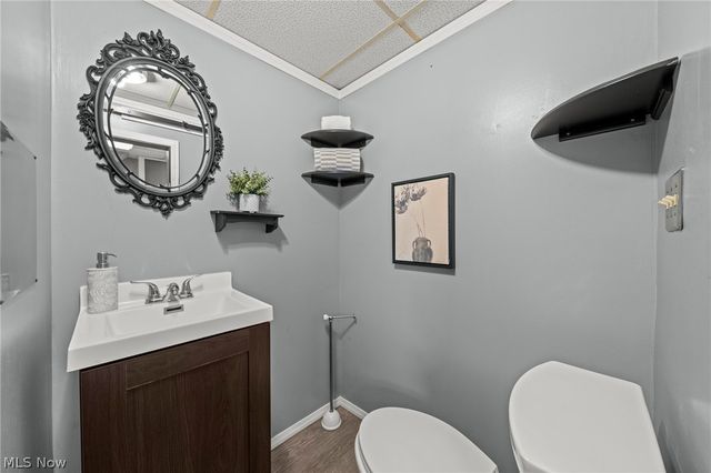 624 Broadway Street E, Cuyahoga Falls, OH 44221