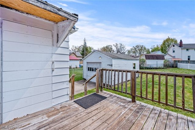 624 Broadway Street E, Cuyahoga Falls, OH 44221