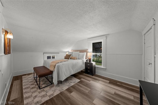 624 Broadway Street E, Cuyahoga Falls, OH 44221