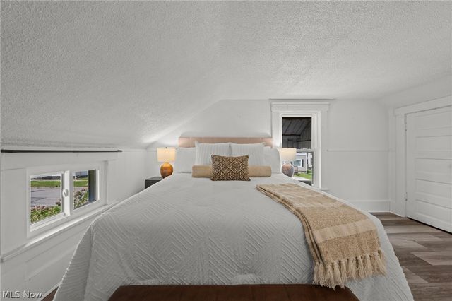 624 Broadway Street E, Cuyahoga Falls, OH 44221