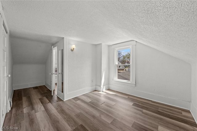 624 Broadway Street E, Cuyahoga Falls, OH 44221