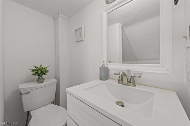 624 Broadway Street E, Cuyahoga Falls, OH 44221