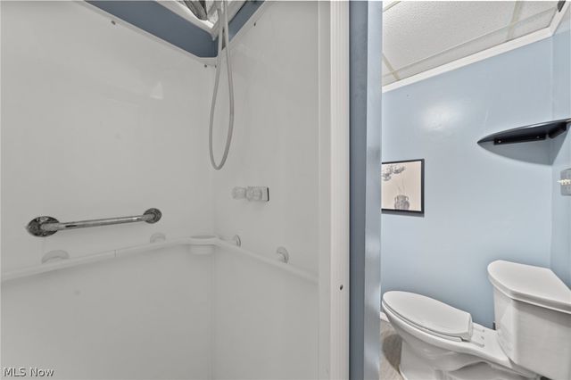 624 Broadway Street E, Cuyahoga Falls, OH 44221