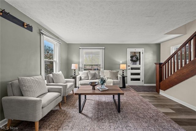 624 Broadway Street E, Cuyahoga Falls, OH 44221