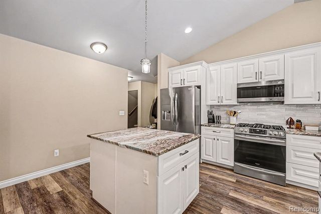 6303 High Road, Clay, MI 48001