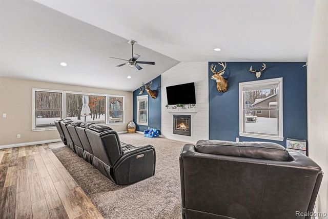 6303 High Road, Clay, MI 48001