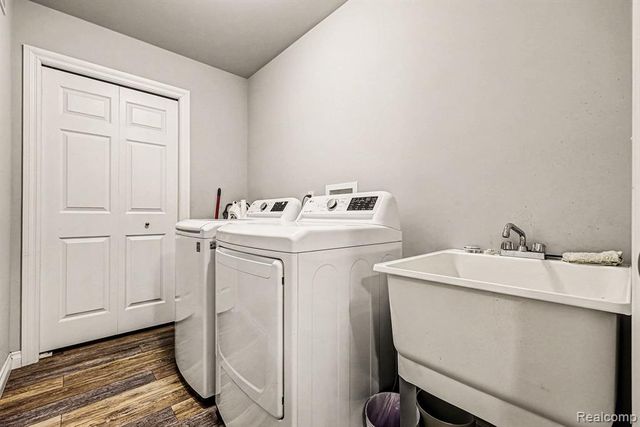 6303 High Road, Clay, MI 48001