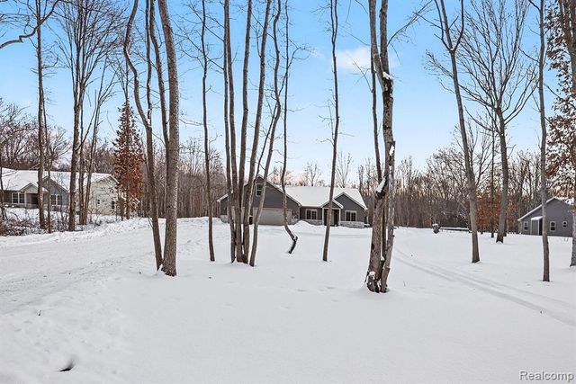 6303 High Road, Clay, MI 48001