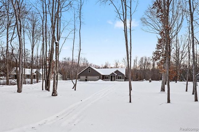 6303 High Road, Clay, MI 48001