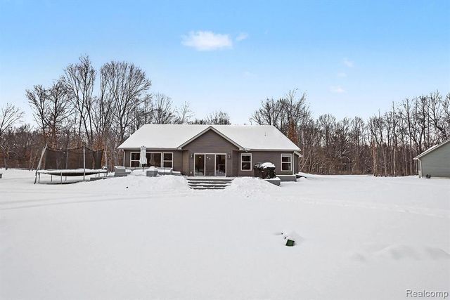 6303 High Road, Clay, MI 48001