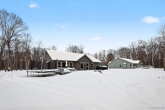 6303 High Road, Clay, MI 48001