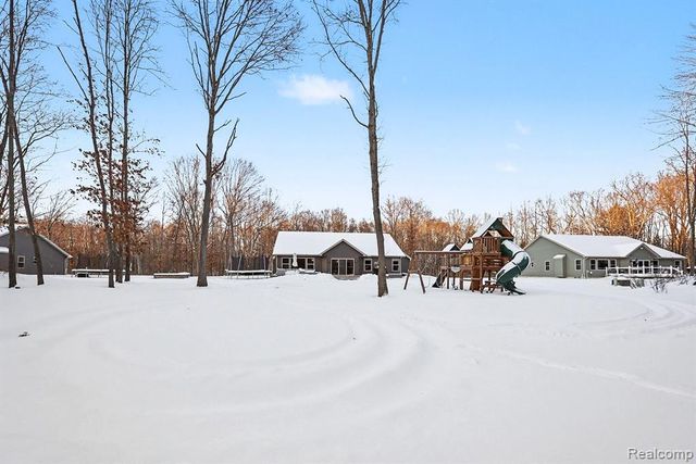 6303 High Road, Clay, MI 48001