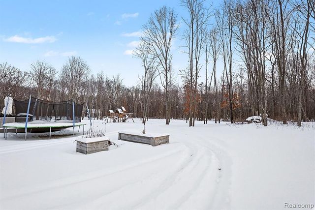 6303 High Road, Clay, MI 48001