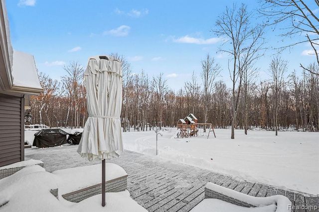 6303 High Road, Clay, MI 48001