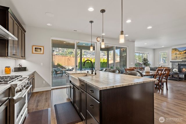 22752 SE 265th Place, Maple Valley, WA 98038