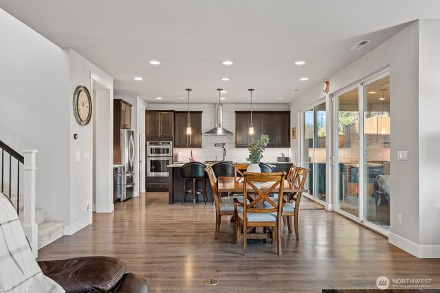 22752 SE 265th Place, Maple Valley, WA 98038