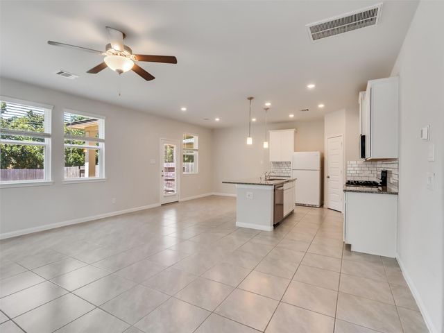 7087 Silverleaf Oak Street, Conroe, TX 77304