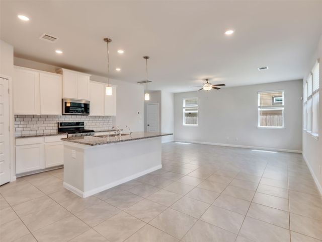 7087 Silverleaf Oak Street, Conroe, TX 77304