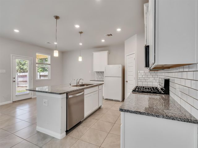 7087 Silverleaf Oak Street, Conroe, TX 77304