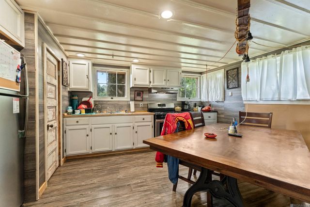 39336 Camp Dr, Prairieville, LA 70769