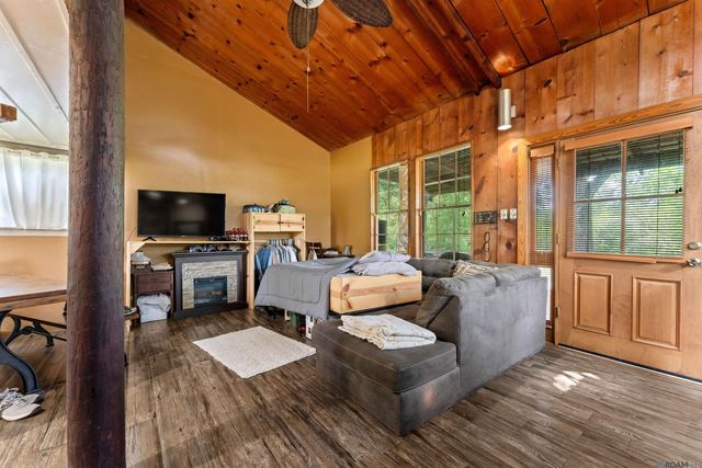 39336 Camp Dr, Prairieville, LA 70769