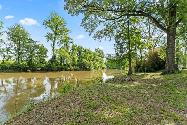 39336 Camp Dr, Prairieville, LA 70769