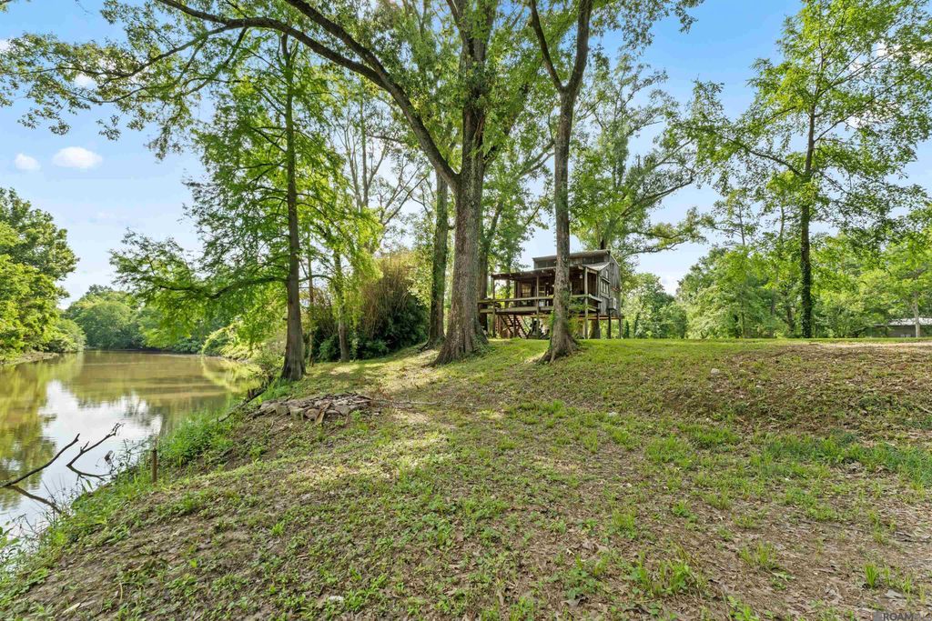 39336 Camp Dr, Prairieville, LA 70769
