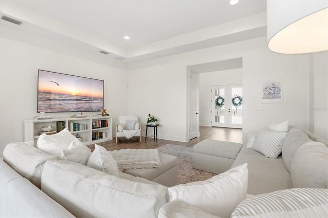 6152 LUNGO LAGO DRIVE, Sarasota, FL 34241