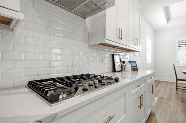 6152 LUNGO LAGO DRIVE, Sarasota, FL 34241