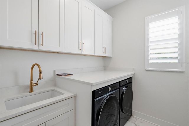 6152 LUNGO LAGO DRIVE, Sarasota, FL 34241