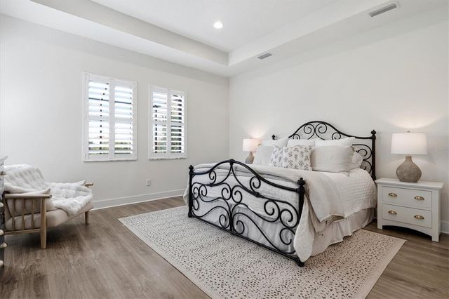 6152 LUNGO LAGO DRIVE, Sarasota, FL 34241