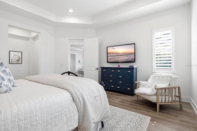 6152 LUNGO LAGO DRIVE, Sarasota, FL 34241