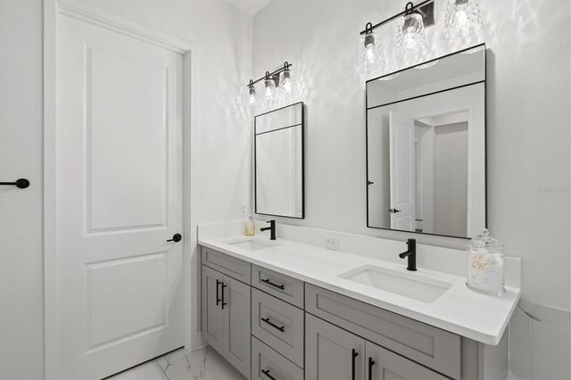 6152 LUNGO LAGO DRIVE, Sarasota, FL 34241