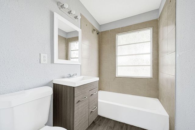 3910 Ward Street, Houston, TX 77021