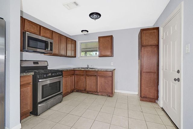 3910 Ward Street, Houston, TX 77021