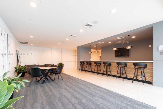 1250 S Miami Ave 3205, Miami, FL 33130