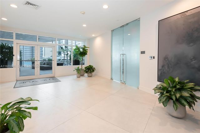 1250 S Miami Ave 3205, Miami, FL 33130