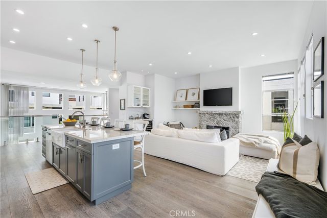 647 1st Place, Hermosa Beach, CA 90254
