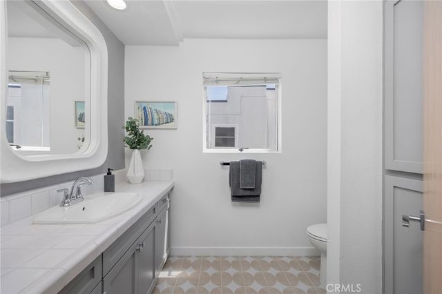 647 1st Place, Hermosa Beach, CA 90254